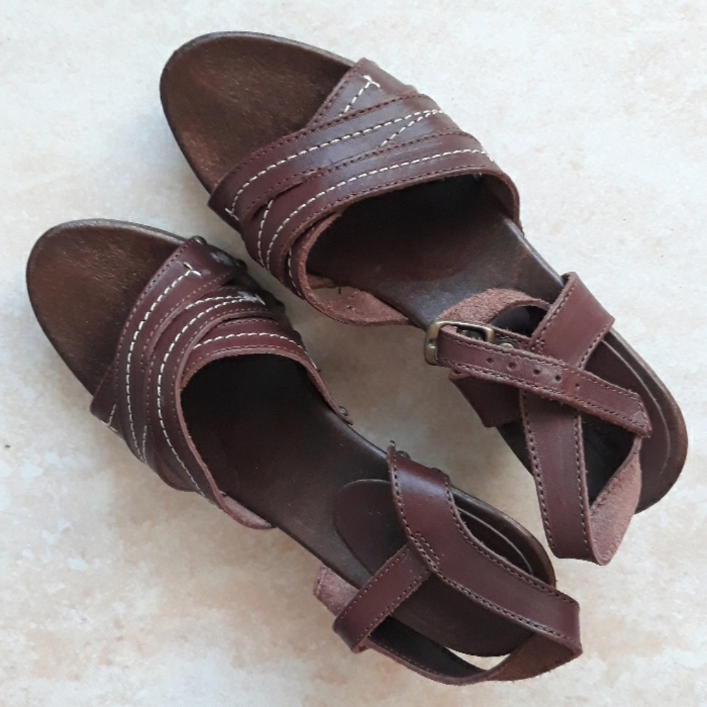 ThomMcAn pretty sandals - Picture 2 of 8